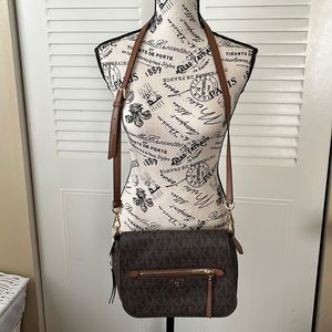 Michael Kors crossbody women bags.